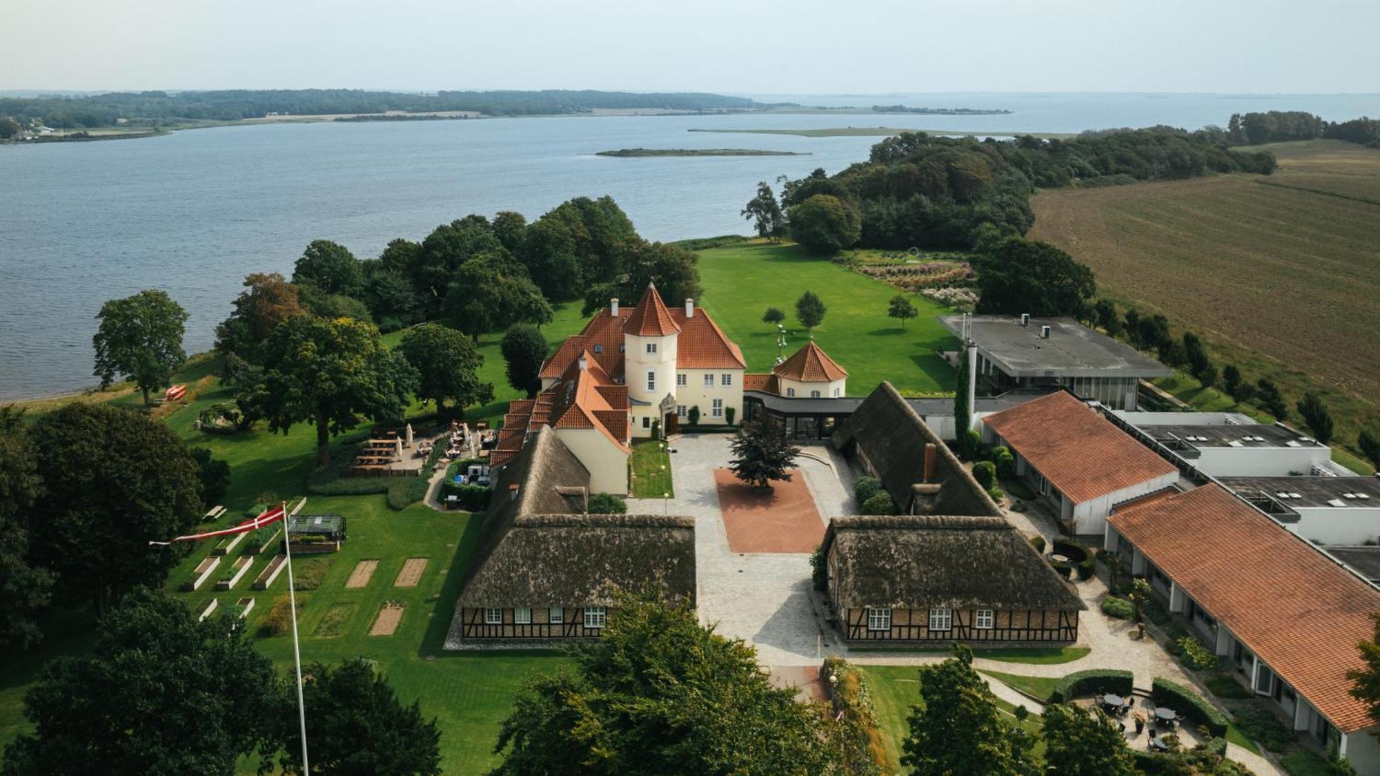 Gl. Avernaes Sinatur Hotel & Konference Ebberup ภายนอก รูปภาพ